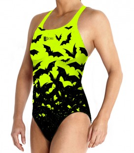 Waterpolo Bat Attack Woman